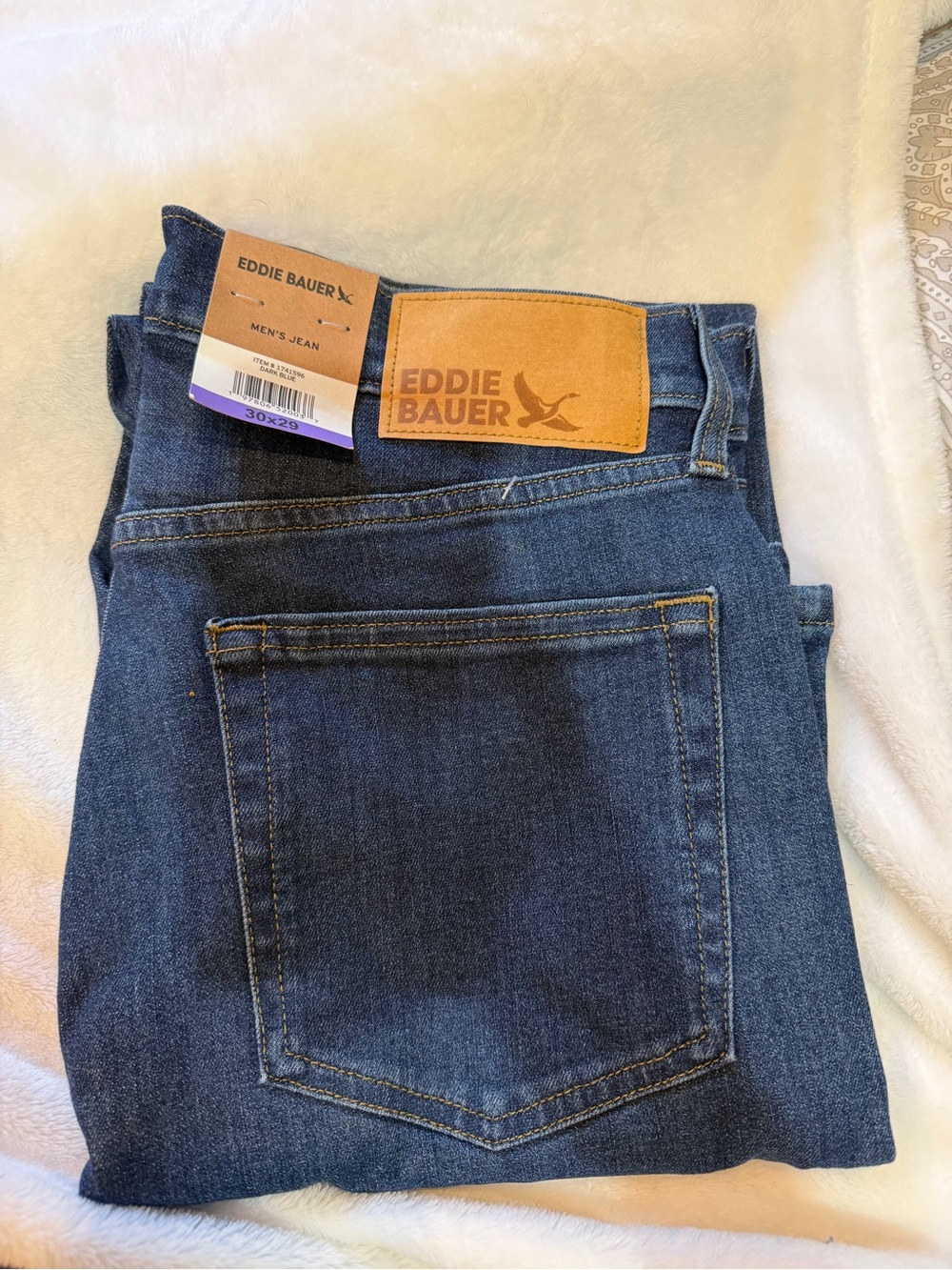 Eddie Bauer Straight-Leg Men's Jeans in Dark Blue Denim with Leather Patch